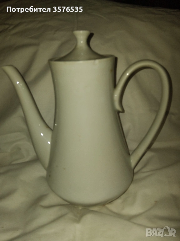 Продавам 2 порцеланови чаъника., снимка 1