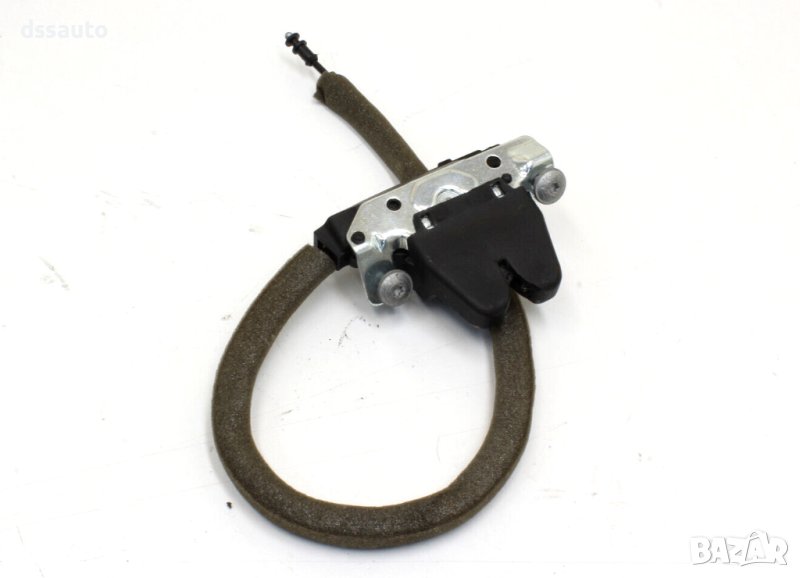 Брава за багажник Mercedes W204 W212 A2047500185, снимка 1