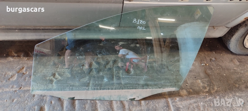 Стъкло предно лява врата Mercedes B180 W245 - 50лв, снимка 1