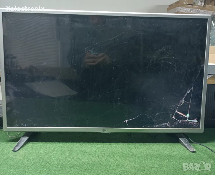 LG 32LH570U с повредена матрица, снимка 1