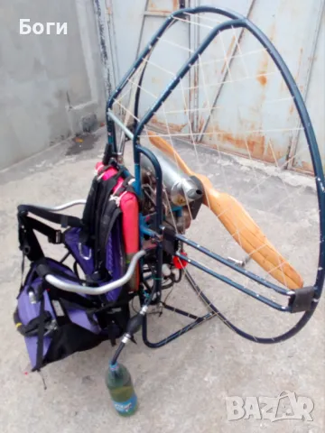 парамотор за парапланер или паратрайк