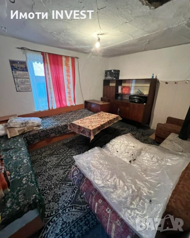 Две къщи в един двор с гараж – център на гр. Омуртаг, снимка 3 - Къщи - 53190928