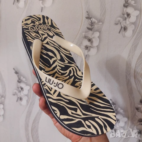 LIU JO Плажни чехли с принт номер 38 ,5, снимка 13 - Чехли - 50704572