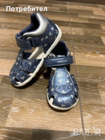 Сандали Geox за момиче , снимка 2 - Детски сандали и чехли - 51322863