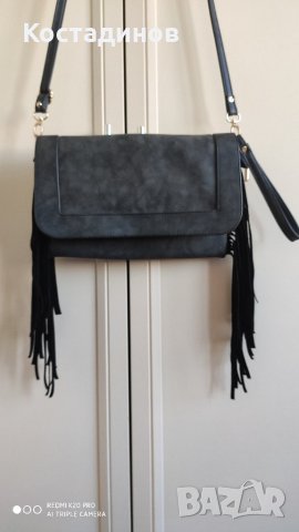 Черна дамска чанта с ресни