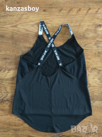 nike - страхотен дамски потник, снимка 3 - Корсети, бюстиета, топове - 36783199