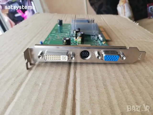 Видео карта ATi Radeon Sapphire 9600SE Edition 128MB DDR 64bit AGP, снимка 2 - Видеокарти - 47968542