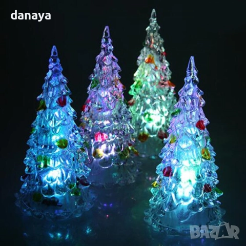 1760 Светеща коледна елхичка с цветни връхчета и преливащи LED светлини 17см