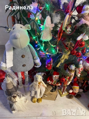 Чаши за текила и коледни кукли