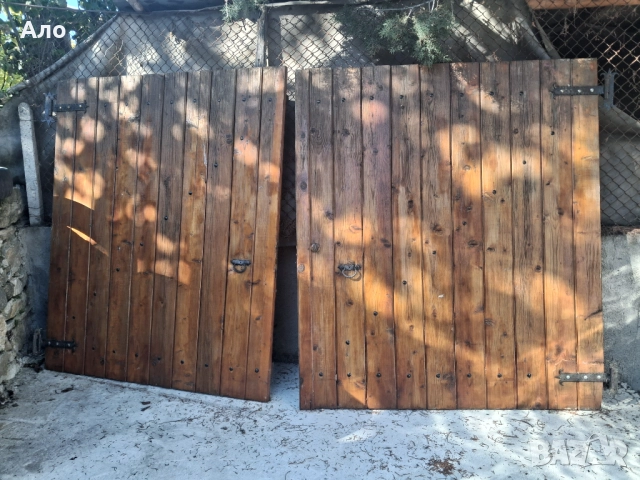 Дървен портал