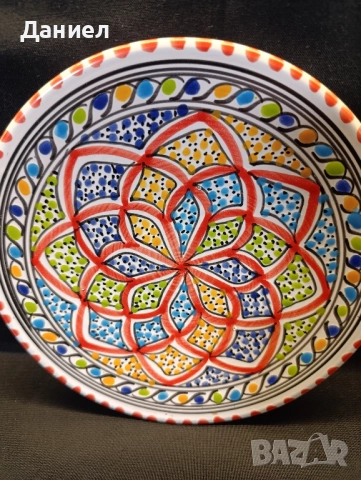 Ръчно рисувана чиния от Тунис , снимка 2 - Антикварни и старинни предмети - 51750988