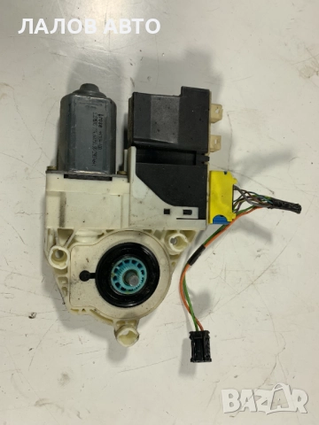 Предно дясно моторче стъклоповдигач Ситроен Ц5 Predno dqsno motorche Citroen C5 985172-100, снимка 3 - Части - 51959380