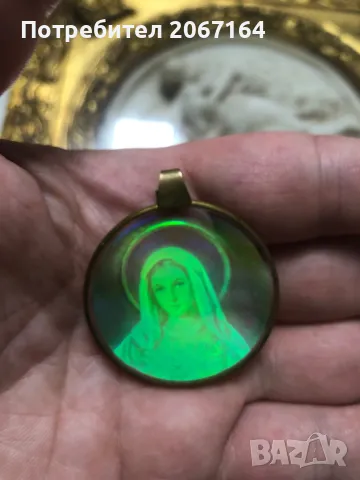 Винтидж холографска стъклена висулка, снимка 5 - Колиета, медальони, синджири - 48655647