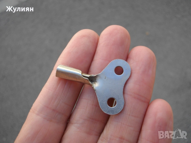 СТАРО КЛЮЧЕ КЛЮЧ ЗА МЕХАНИЧНА ИГРАЧКА ИЛИ ЧАСОВНИК, снимка 2 - Антикварни и старинни предмети - 51433148