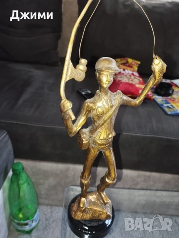 масивен бронзов рибар, снимка 1