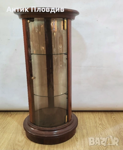 Кръгла витрина от масивно дърво и стъкло – класически стил, снимка 2 - Секции и витрини - 53381224