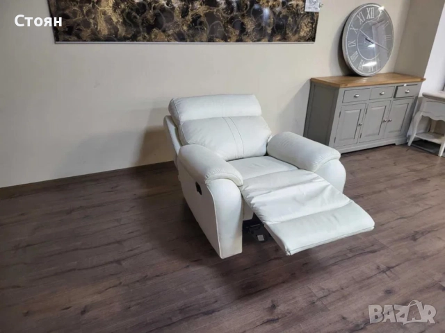 Светло кремав кожен фотьойл La-z-boy с ръчен релакс механизъм, снимка 11 - Дивани и мека мебел - 51955960