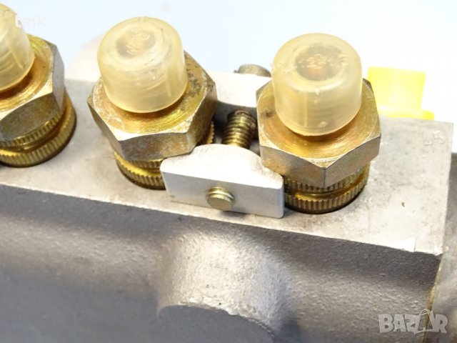 горивно нагнетателна помпа (ГНП) Bosch RQV 300-1250AB10260L 12-cylinder fuel injection pump, снимка 14 - Резервни части за машини - 37740397