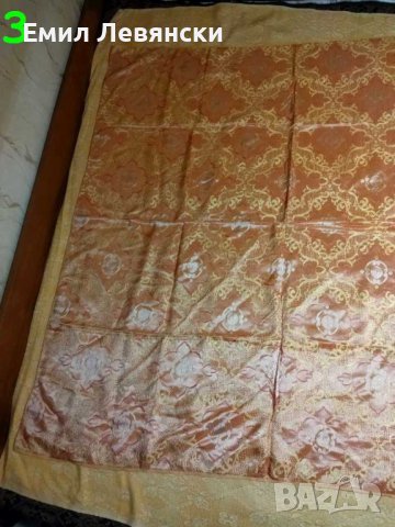 Продавам покривки за маса, снимка 2 - Олекотени завивки и одеяла - 43003719