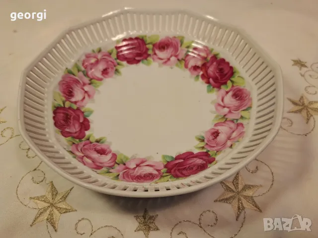 ажурна порцеланова чиния с рози  24/4