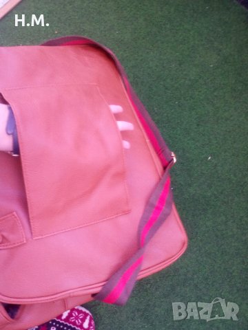 Нова удобна чанта, снимка 4 - Чанти - 28600573