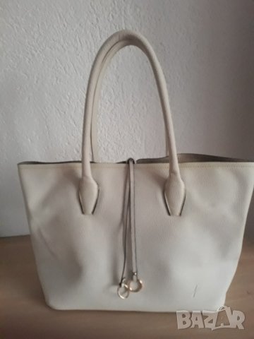 Бяла дамска чанта 