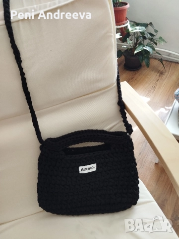 Черна чанта с дълга дръжка , снимка 2 - Чанти - 51701852
