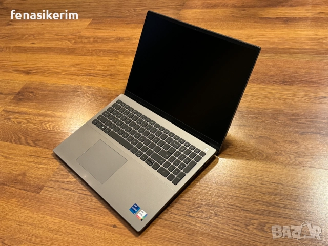 НОВ 16' WUXGA Core i7-1260p DELL Vostro 5620 16GB DDR4/512GB NVMe/Подсветкa/Бат 8ч/Iris Xe, снимка 9 - Лаптопи за работа - 52584886