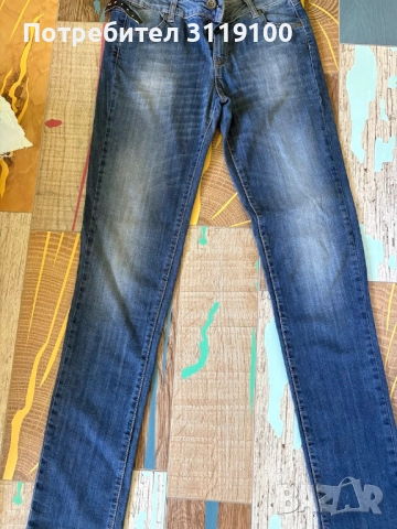 Sisley чисто нови дънки, с етикет