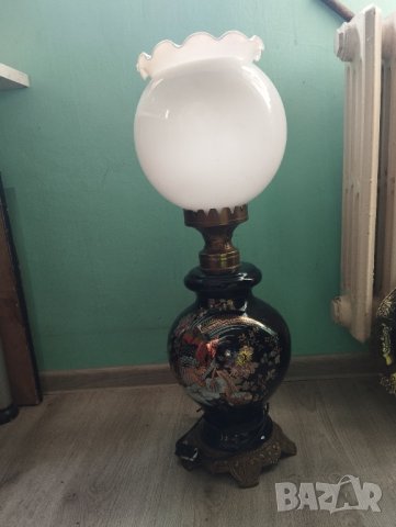 Барокова настолна лампа