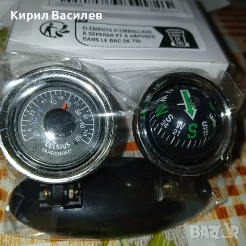 Продавам мини компас и термометър за кола