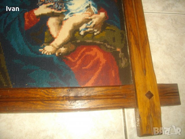 Нов Голям Колекционерски Гоблен-645х550мм-Класика-DMC Конци-Ръчно Нашиван-Мадоната С Гроздето, снимка 8 - Гоблени - 37042508