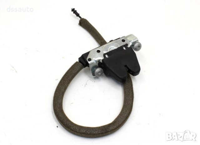 Брава за багажник Mercedes W204 W212 A2047500185