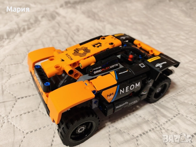 LEGO Technic Състезателна кола NEOM McLaren Extreme E 42166, снимка 2 - Конструктори - 52859741