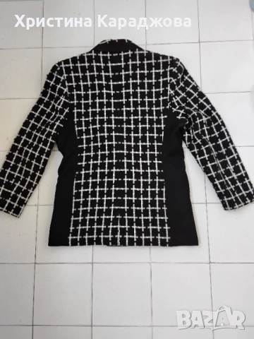 Вълнен дамски костюм, снимка 2 - Костюми - 51779138