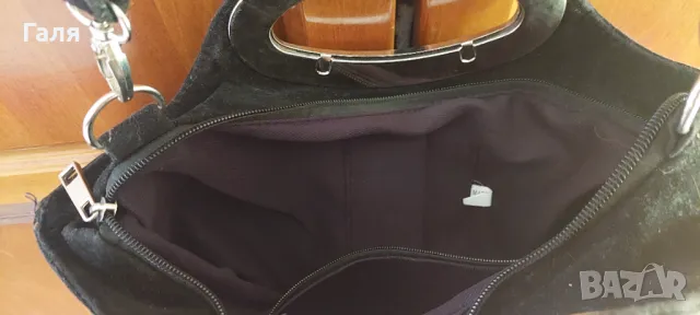 Черна чанта велур със заешки пух, снимка 5 - Чанти - 47401674