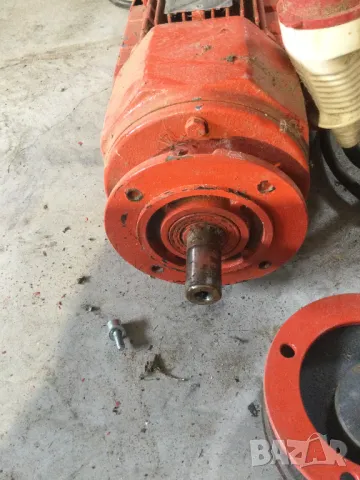 Електро мотор трифазен с педал- старт, снимка 4 - Електродвигатели - 50041626
