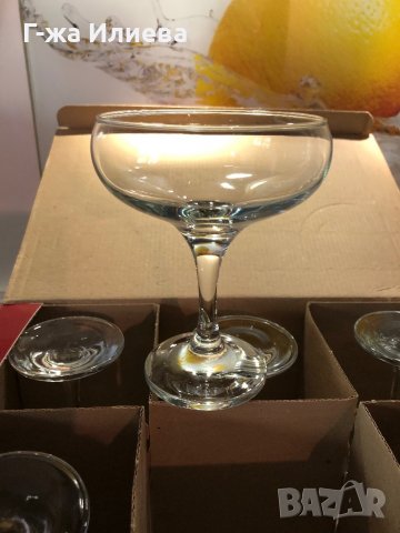 Чаши за шампанско