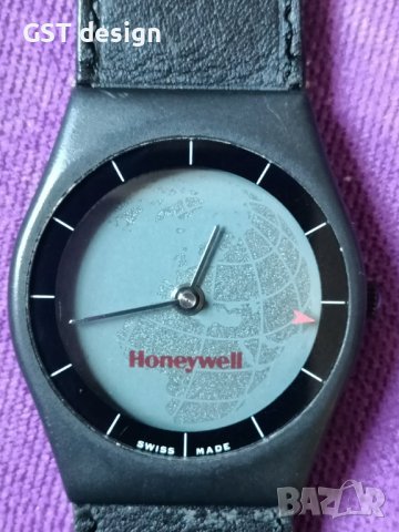 Рядък Швейцарски Оригинал Часовник с два дисплея Swiss Made Original Оригинална Каишка 