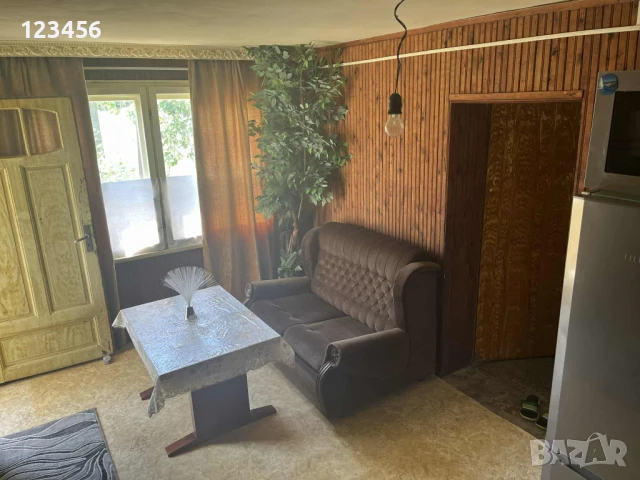 Къща с двор 2,2дка в с.Златовръх , снимка 17 - Къщи - 50954343