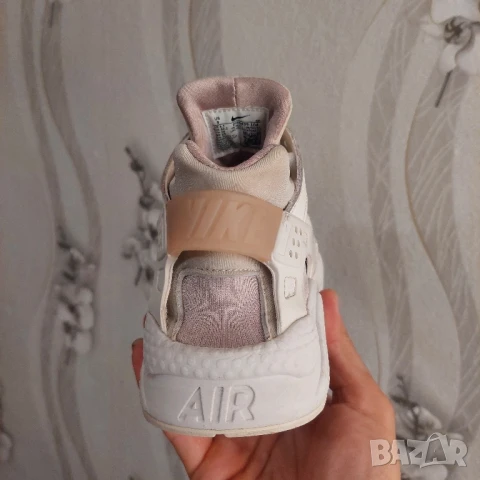 маратонки Nike Air Huarache номер 40 ,5 - бяло, снимка 7 - Маратонки - 50799622