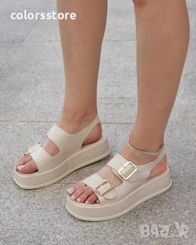 Сандали на платформа - бежова кожа - SLG80

/