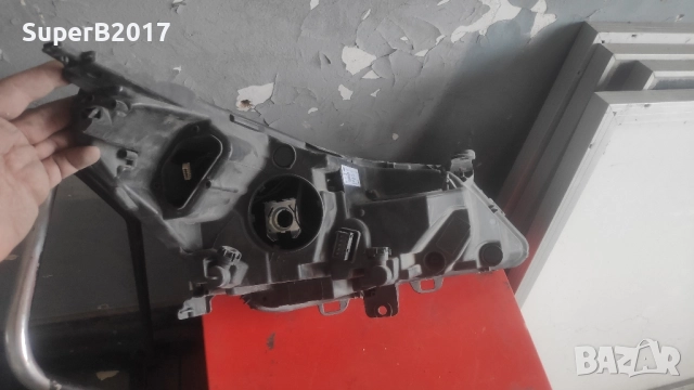 Продавам - оригинален ляв фар за Опел Астра К със счупено стъкло, снимка 3 - Части - 52022928