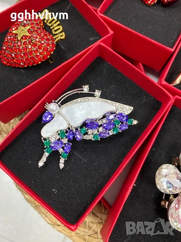 Брошки с кутия, снимка 12 - Други - 53605741