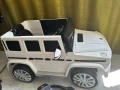 Акумулаторен детски джип MERCEDES G CLASS бял с дистанционно и самостоятелно каране, снимка 3