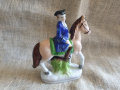 Порцеланова фигурка на благородник на кон, снимка 1 - Антикварни и старинни предмети - 44911574