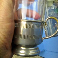 Метален подстакан с чаша, снимка 1 - Други ценни предмети - 38329415