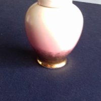 Поцеланова вазичка-, снимка 2 - Антикварни и старинни предмети - 32421047