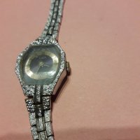 Стар дамски механичен часовник -Лъч , снимка 2 - Антикварни и старинни предмети - 26387544