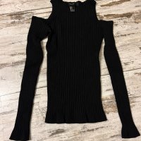 Черен пуловер Forever21, снимка 2 - Блузи с дълъг ръкав и пуловери - 39734586